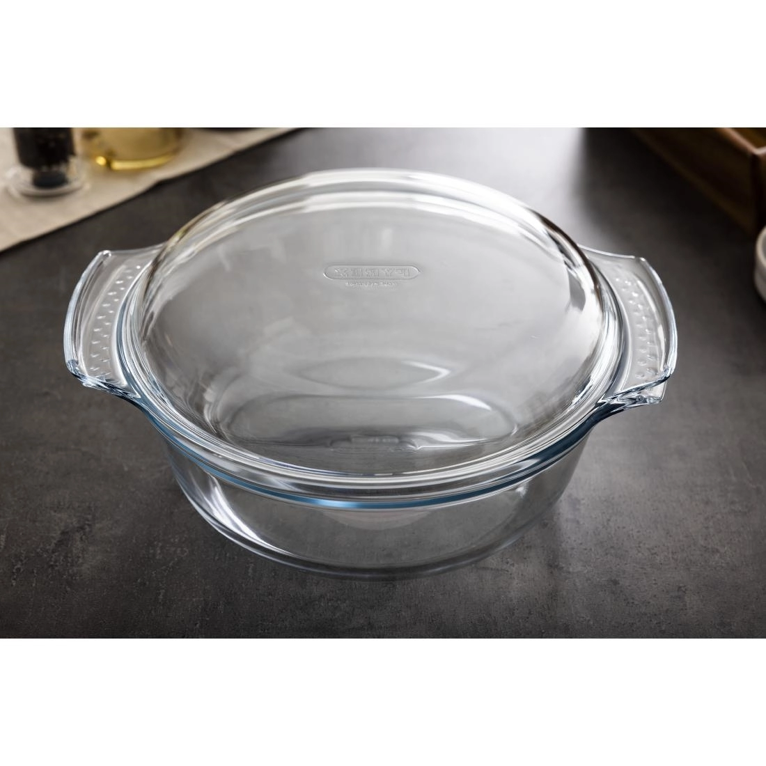 Een Pyrex ronde glazen casserole 3,75L koop je bij Supplierz BV