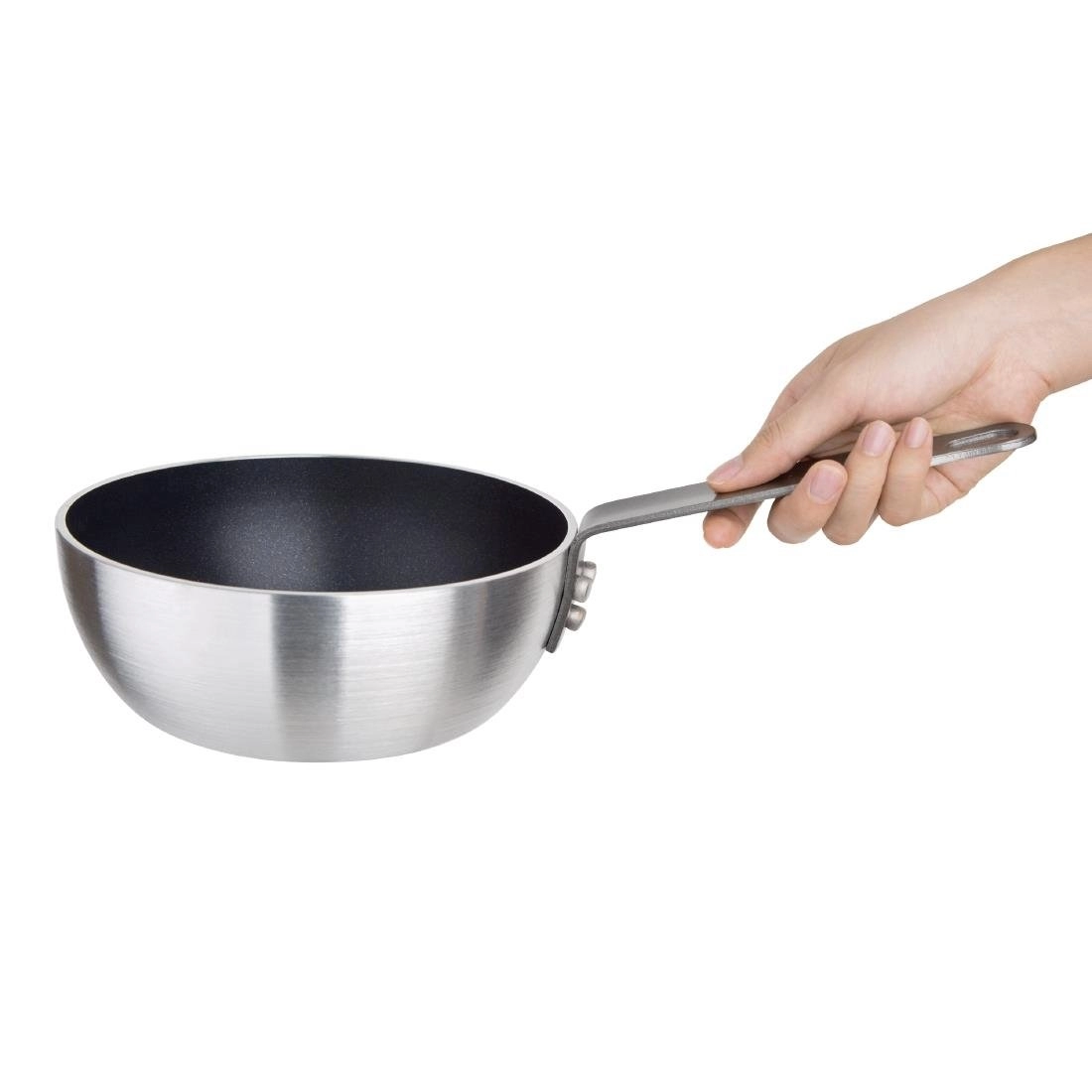 Een Vogue anti-aanbak aluminium conische sauteuse 20cm koop je bij Supplierz BV