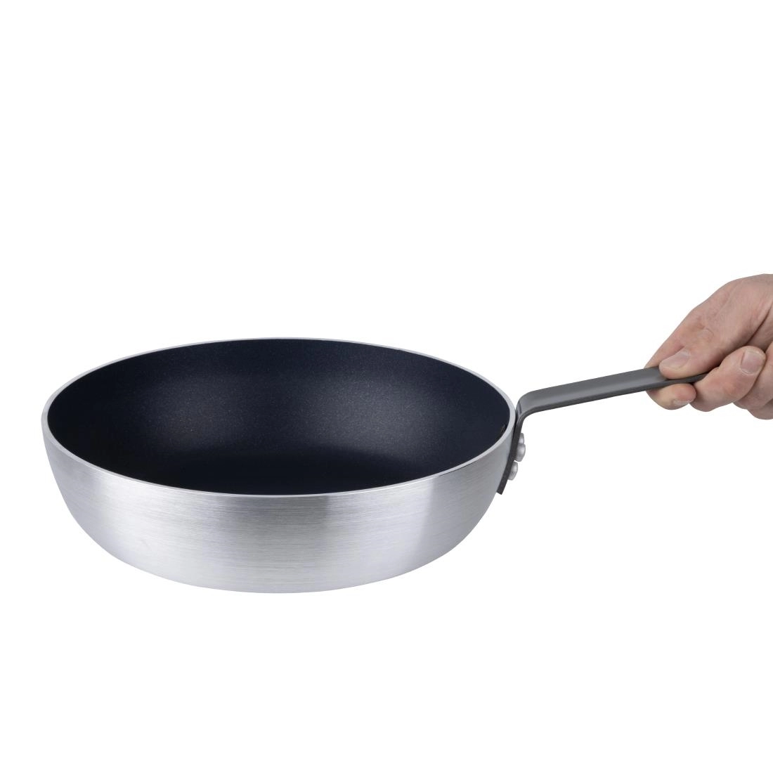 Een Vogue anti-aanbak aluminium conische sauteuse 28cm koop je bij Supplierz BV