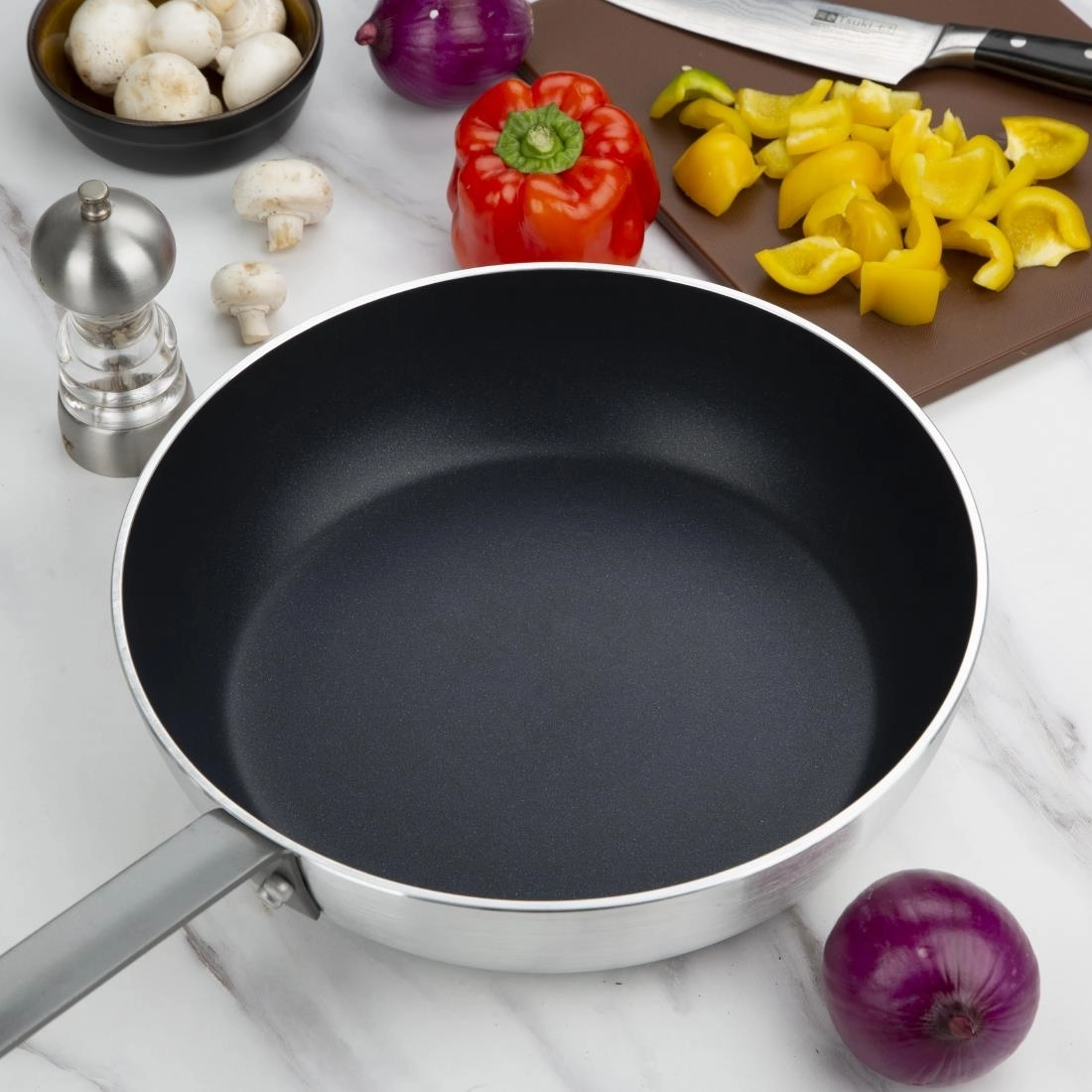 Buy your Vogue anti-aanbak aluminium conische sauteuse 32cm at Supplierz BV