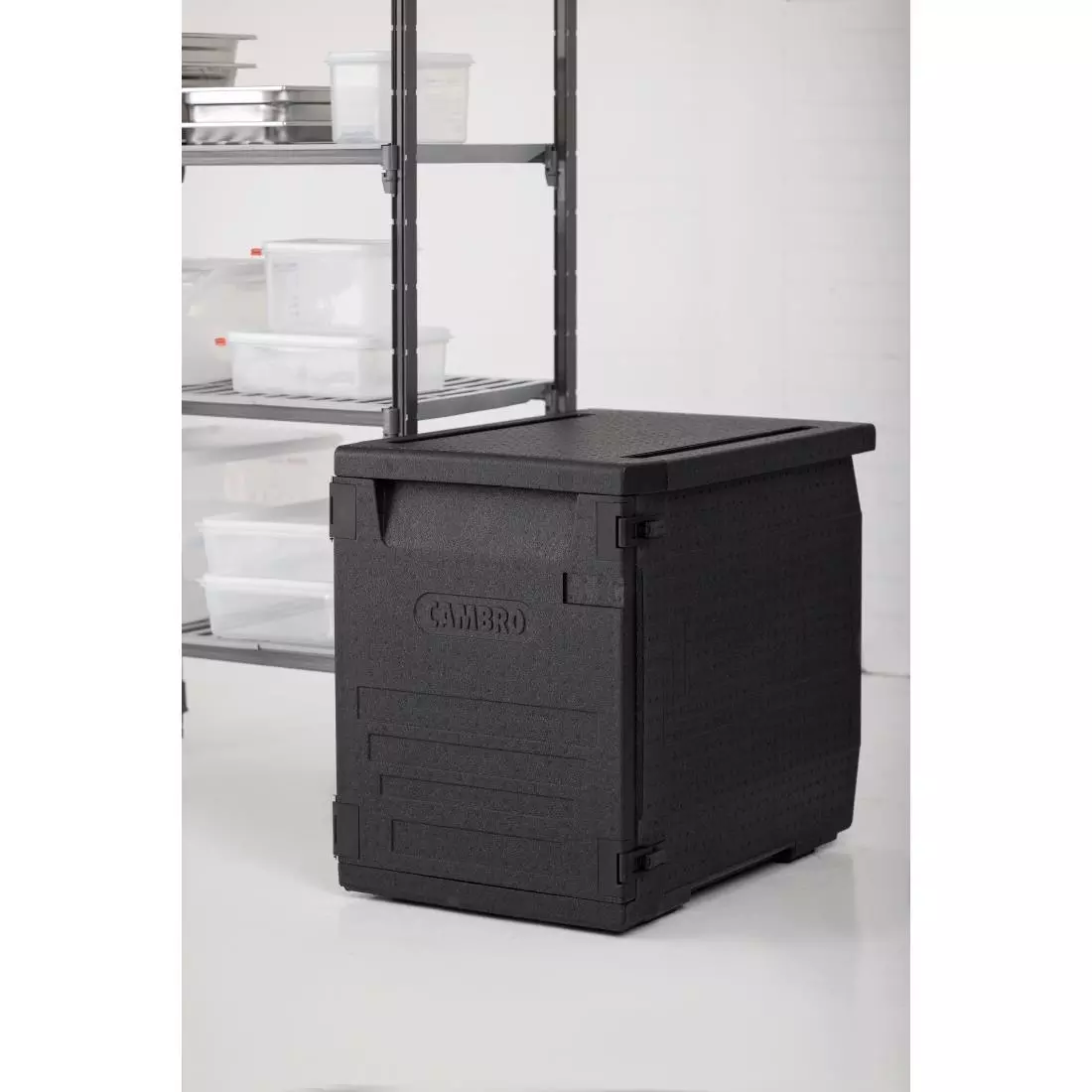 Een Cambro Cam GoBox geïsoleerde voedselcontainer 126L met 9 rails koop je bij ShopXPress