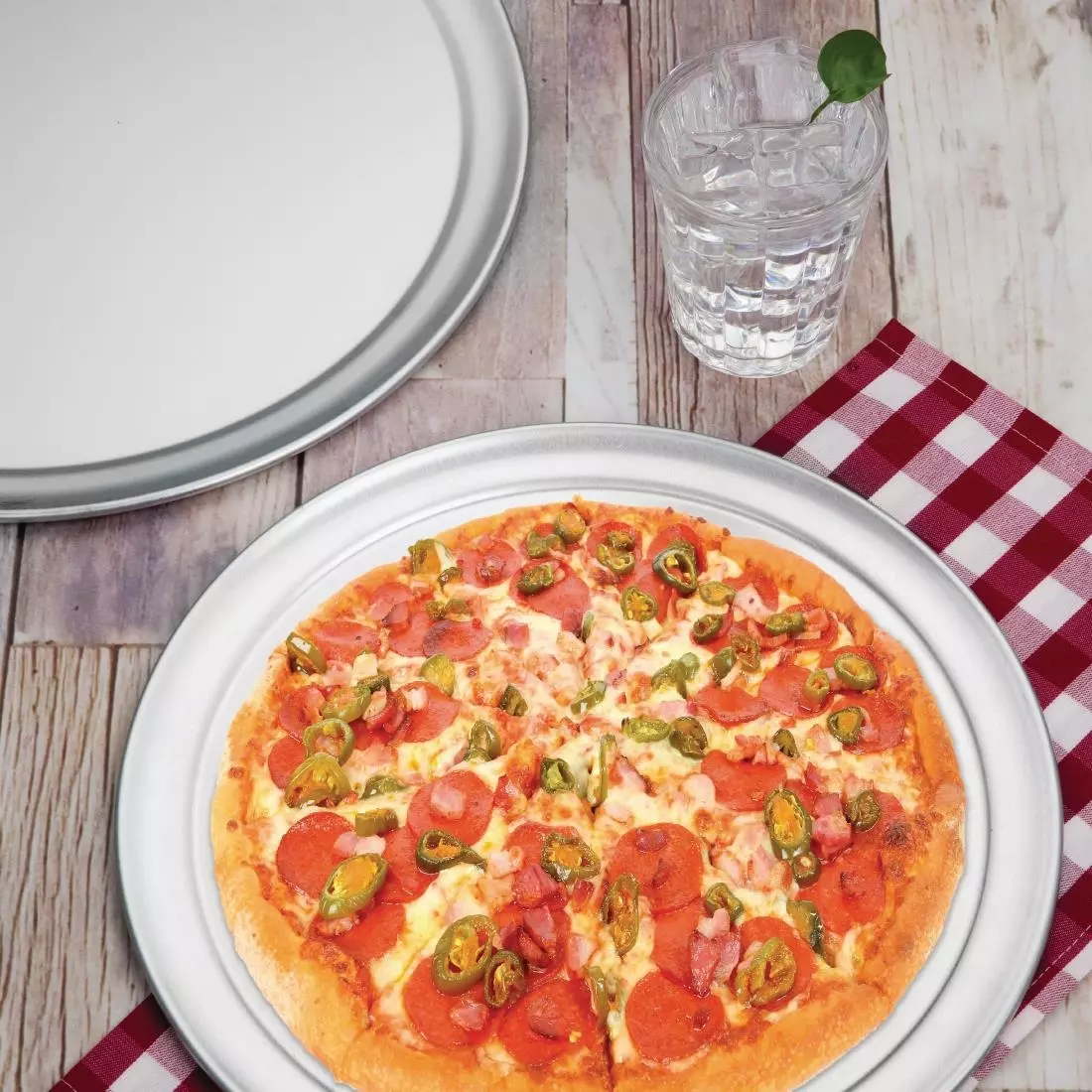 Een Vogue aluminium pizzaplaat 30,5cm koop je bij ShopXPress