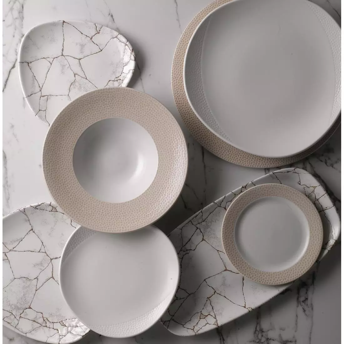 Een Churchill Studio Prints Kintsugi Agate Grey Lotus borden 177mm (Pak van 12) koop je bij ShopXPress