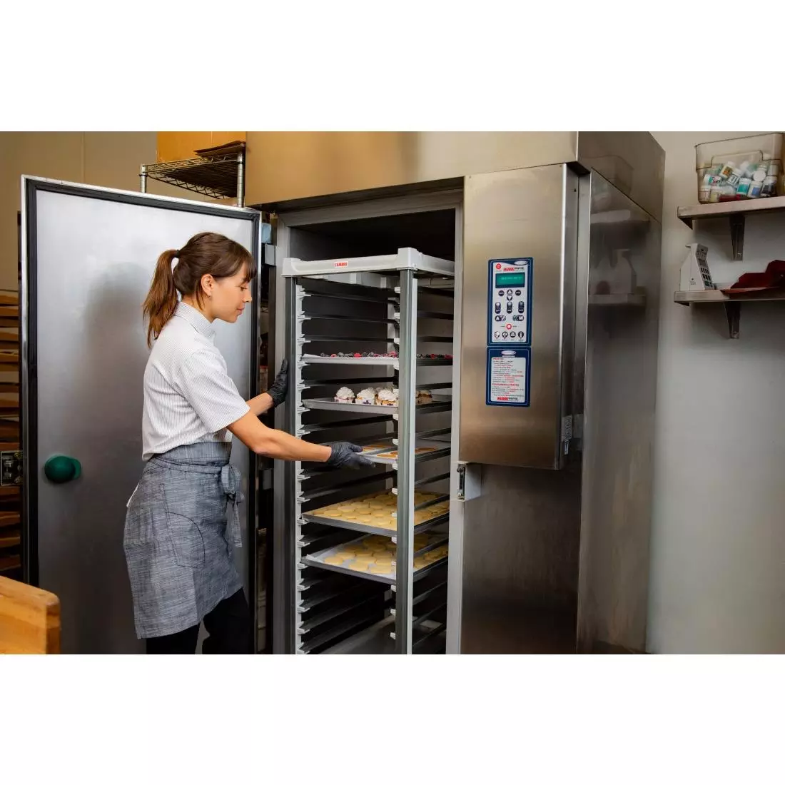 Een Cambro ultimate bakkerijwagen op volledige hoogte 600x400mm koop je bij ShopXPress