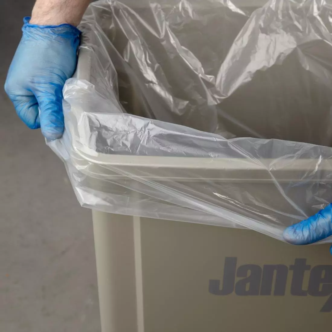 Een Jantex transparante afvalzakken gerecycled 90L 12kg (200 stuks) koop je bij ShopXPress