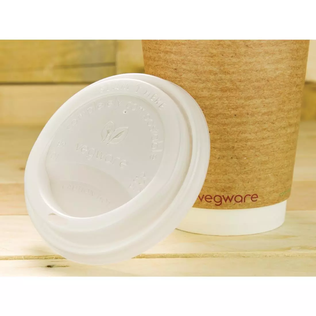 Een Vegware composteerbare deksels voor 34 en 45cl koffiebekers (1000 stuks) koop je bij ShopXPress