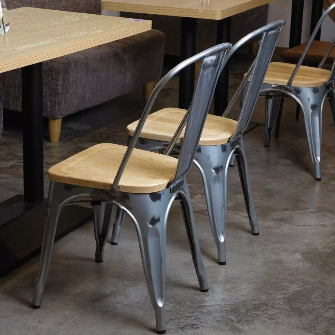 Een Bolero Bistro gegalvaniseerd stalen stoelen met houten zitting (4 stuks) koop je bij ShopXPress