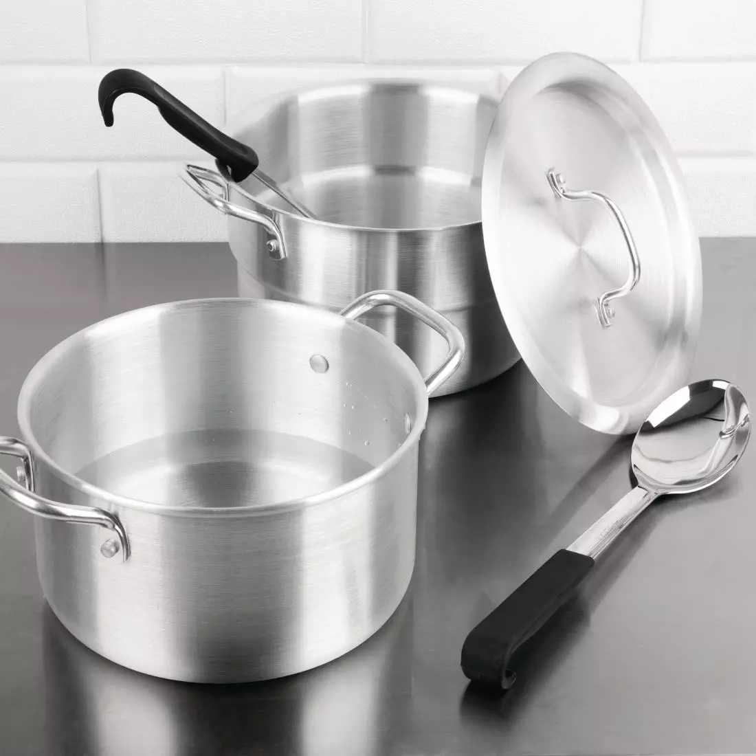 Een Vogue aluminium pan met au bain marie inzet 4L koop je bij ShopXPress