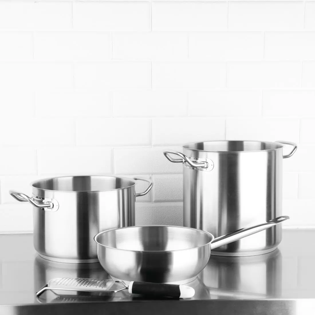 Een Vogue RVS inductie sauteuse 24cm koop je bij ShopXPress