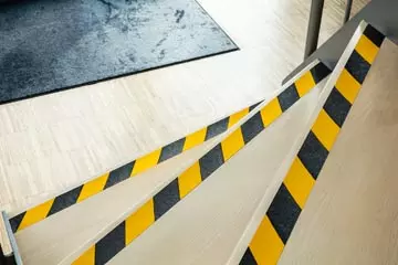 Een Durable Duraline antisliptape Grip 50 mm x 15 m, geel/zwart koop je bij ShopXPress