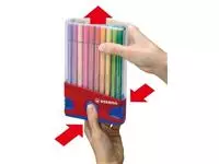 Een STABILO Pen 68 brush, ColorParade, rood-blauwe doos, 20 stuks in geassorteerde kleuren koop je bij ShopXPress