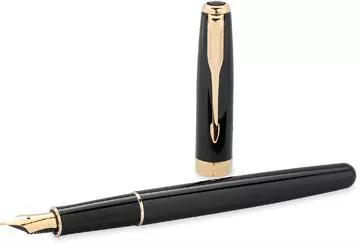 Een Parker giftbox Sonnet vulpen + kaarthouder, zwart GT koop je bij ShopXPress