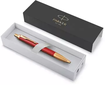 Een Parker IM Premium balpen, medium, in giftbox, Deep red (rood/goud) koop je bij ShopXPress