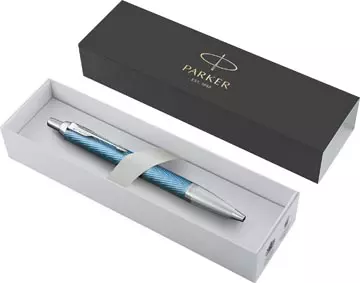Een Parker IM Premium balpen, medium, in giftbox, Blue (blauw/zilver) koop je bij ShopXPress