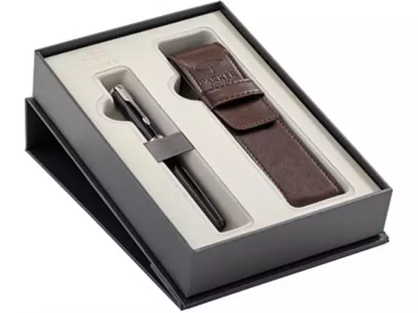 Een Parker giftbox Sonnet vulpen medium + pen pouch, zwart koop je bij ShopXPress