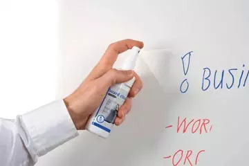 Een Legamaster reinigingsspray voor whiteboards, flesje van 125 ml koop je bij ShopXPress