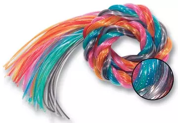 Een Folia scoubidou draad met glitter, pak met 50 draden koop je bij ShopXPress