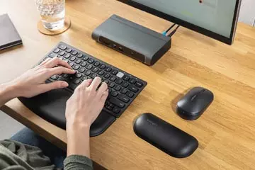Een Kensington Dual draadloos compact toetsenbord, qwerty koop je bij ShopXPress