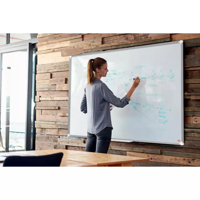 Een Whiteboard Nobo Premium Plus Widescreen 50x89cm staal koop je bij Sysdicom BV