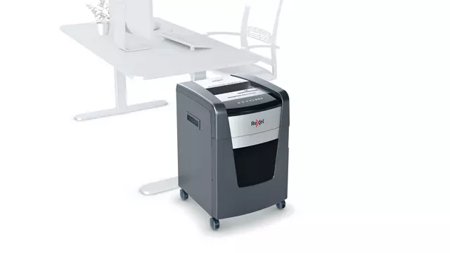 Een Papiervernietiger Rexel Momentum Extra XP418+ snippers 4x35mm koop je bij Friese Schrijfkamer