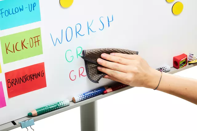 Een Whiteboardpotlood STABILO MARKdry 648/41 blauw koop je bij Schellen Boek- en Kantoorboekhandel