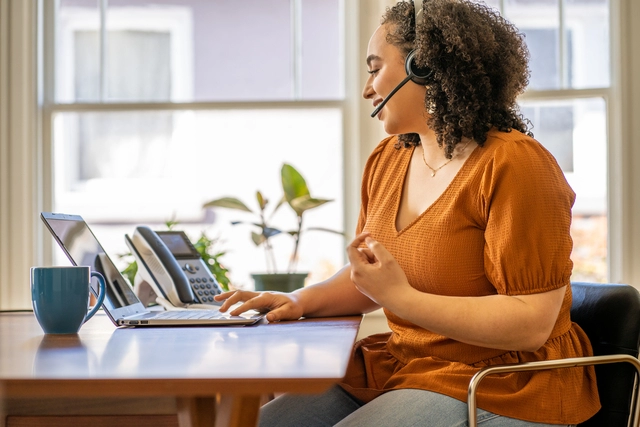 Een Headset HP POLY Voyager 4320 USB-C met BT700 dongle koop je bij WinkelVolWinkels