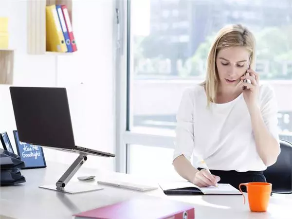 Een Laptop standaard Durable RISE koop je bij De Joma BV