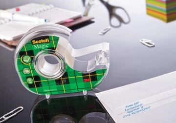 Een Scotch plakband Magic Tape ft 19 mm x 25 m, blister met dispenser en 1 rolletje koop je bij Muys Kantoor & Kado