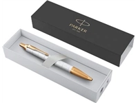 Een Parker IM Premium balpen, medium, in giftbox, Pearl (wit/goud) koop je bij Muys Kantoor & Kado