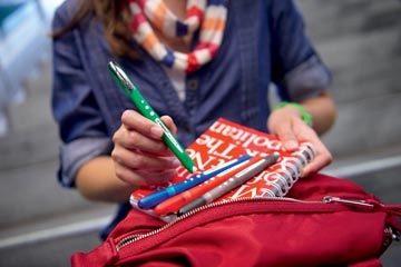 Een STABILO worker+ colourful roller, blauw koop je bij Muys Kantoor & Kado