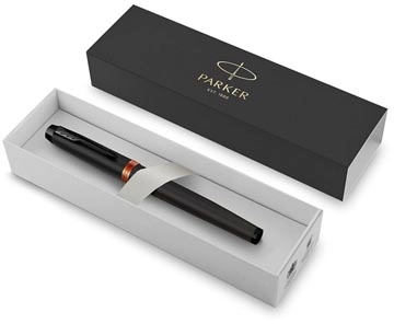 Een Parker IM Vibrant Rings vulpen fijn, zwart met oranje accenten koop je bij Muys Kantoor & Kado