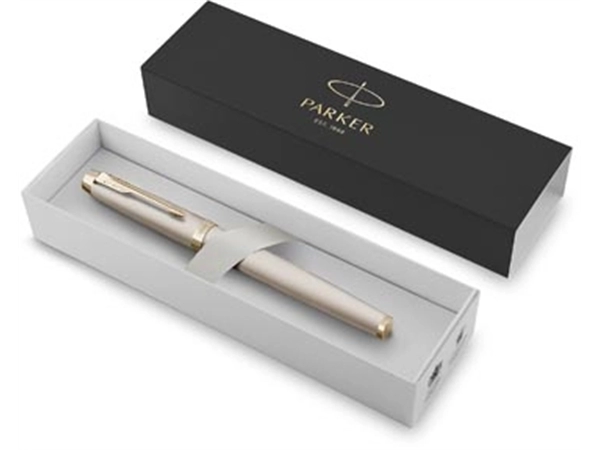 Een Parker IM Monochrome vulpen Champagne, medium, giftbox koop je bij Muys Kantoor & Kado