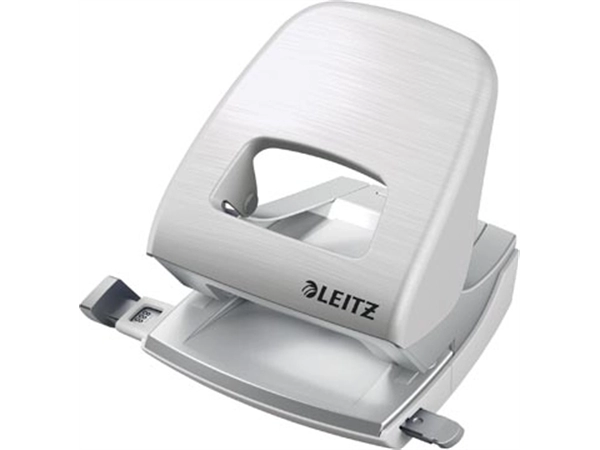 Een Leitz Style perforator, 30 blad, wit koop je bij Muys Kantoor & Kado