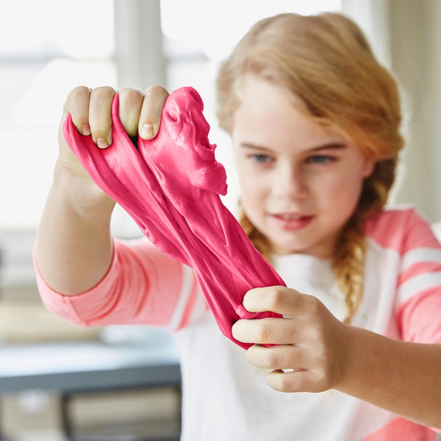 Een Kinderlijm Elmer's opaque roze koop je bij VHK Kantoorartikelen