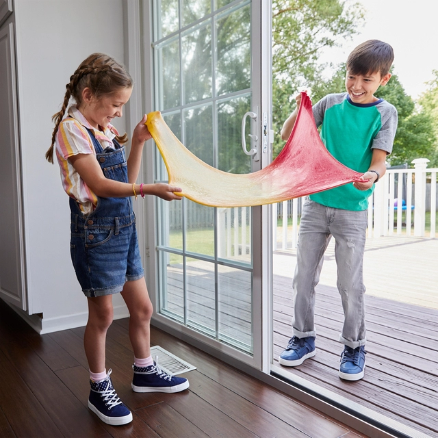 Een Kinderlijm Elmer's kleurveranderde geel koop je bij Hoekmankantoorartikelen.nl