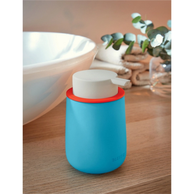 Een Handzeepdispenser Leitz Cosy voor handzeep 300ml blauw koop je bij VHK Kantoorartikelen