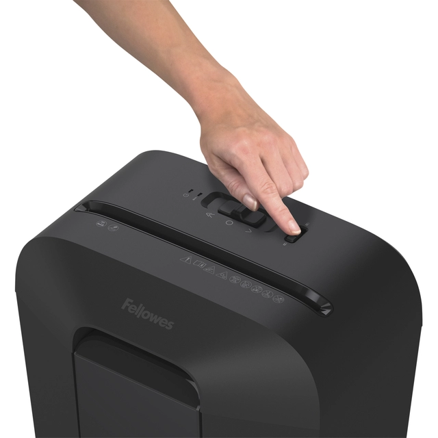 Een Papiervernietiger Fellowes Powershred LX45 snippers 4x37mm zwart koop je bij VHK Kantoorartikelen