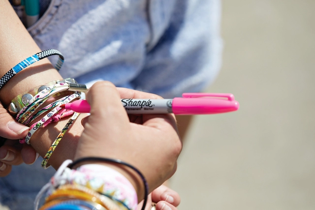 Een Viltstift Sharpie rond fijn assorti blister à 12 stuks koop je bij VHK Kantoorartikelen