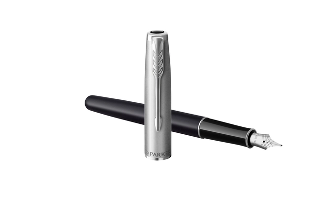 Een Vulpen Parker Sonnet Essential black lacquer CT medium koop je bij VHK Kantoorartikelen