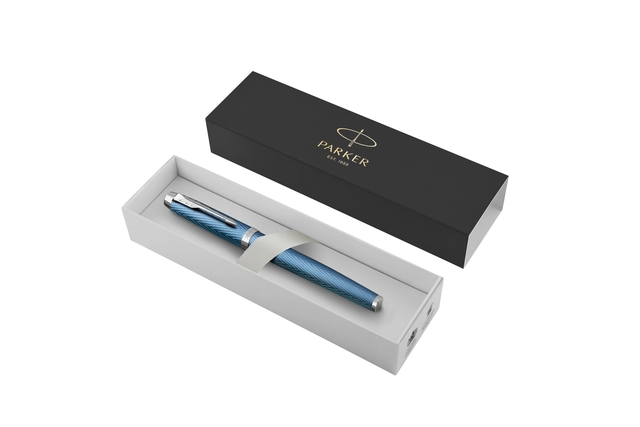 Een Rollerpen Parker IM Premium blue CT fijn koop je bij VHK Kantoorartikelen