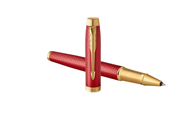 Een Rollerpen Parker IM Premium deep red GT fijn koop je bij VHK Kantoorartikelen