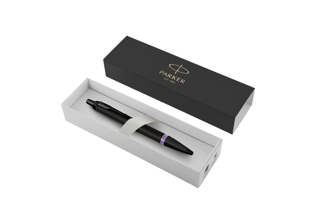 Een Balpen Parker IM black purple vibrant ring medium koop je bij VHK Kantoorartikelen