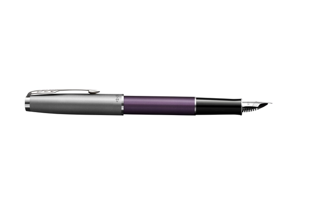 Een Vulpen Parker Sonnet Essential violet lacquer CT fijn koop je bij VHK Kantoorartikelen