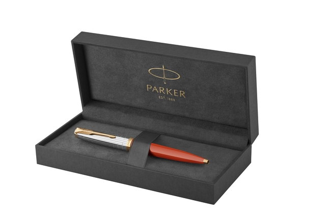 Een Balpen Parker 51 Premium red rage GT medium koop je bij VHK Kantoorartikelen