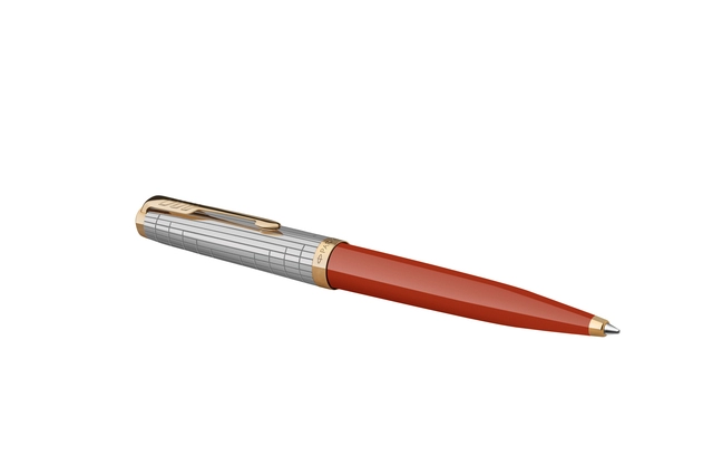 Een Balpen Parker 51 Premium red rage GT medium koop je bij VHK Kantoorartikelen