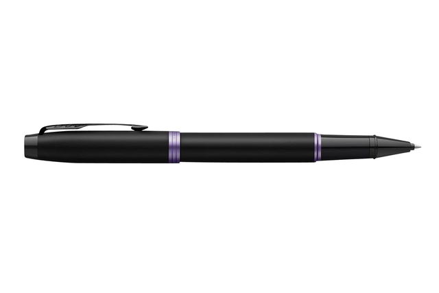 Een Rollerpen Parker IM black purple vibrant ring fijn koop je bij VHK Kantoorartikelen