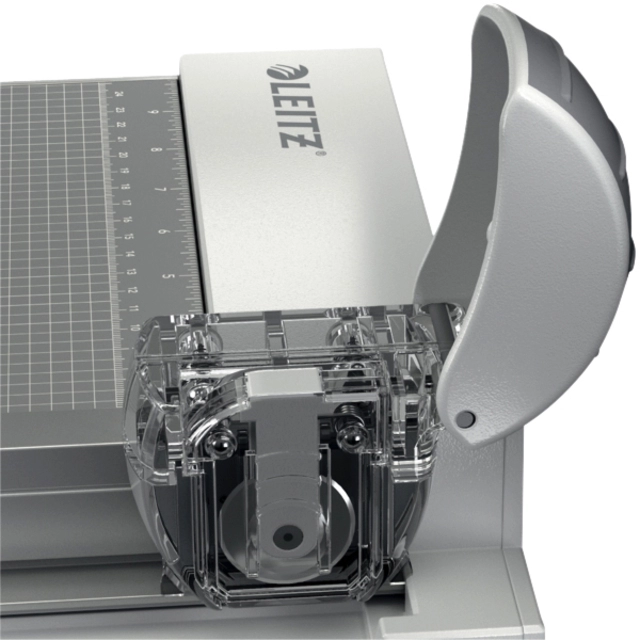 Een Perforatiemes voor rolsnijmachine Leitz Precision Office A4+ en A3 2 stuks koop je bij Hoekmankantoorartikelen.nl