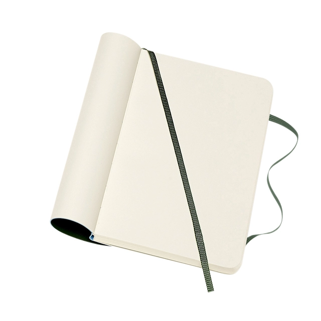 Een Notitieboek Moleskine pocket 90x140mm blanco soft cover myrtle green koop je bij VHK Kantoorartikelen