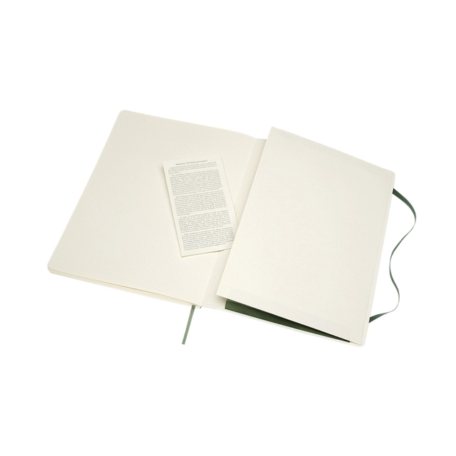 Een Notitieboek Moleskine XL 190x250mm blanco soft cover myrtle green koop je bij VHK Kantoorartikelen