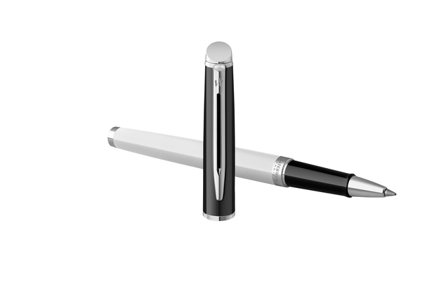 Een Rollerpen Waterman Hémisphère Colour Blocking black en white CT fijn koop je bij Hoekmankantoorartikelen.nl